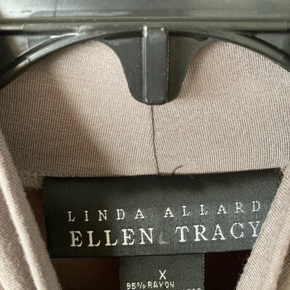 Gray Turtle Neck Top Size X.
Linda Allard/Ellen Tracy Long Sleeves Top - Picture 3 of 3